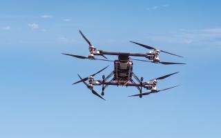 工业无人机ESC通信协议解析：PWM与DRONE CAN选型指南